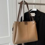 HB8086 Handbag - Image 7